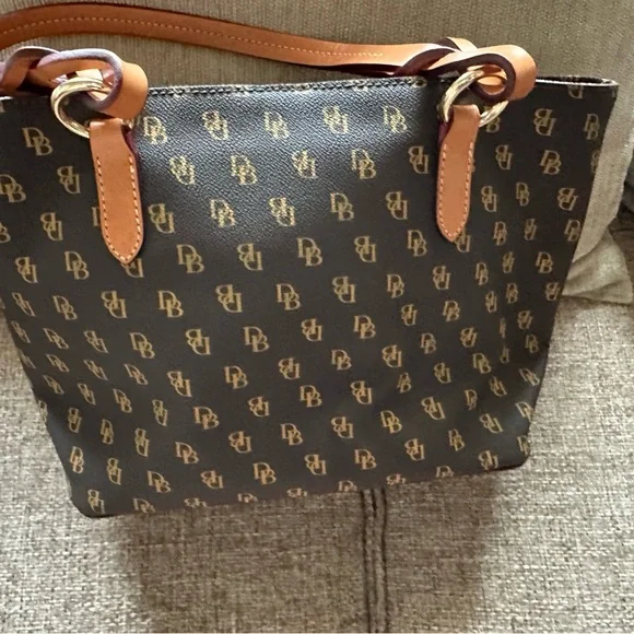 Dooney & Bourke Signature Tammy Tote - Picture 2 of 8